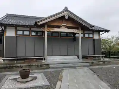 実相寺の{uncategorized: "未分類", other: "その他", undefined: "問題あり", building: "その他建物", grave: "お墓", sacred_gate: "鳥居", guardian: "狛犬", statue: "像", buddha: "仏像", history: "歴史", nature: "自然", garden: "庭園", animal: "動物", pagoda: "塔", temizu: "手水舎", mountain_gate: "山門・神門", sanctuary: "本殿・本堂", subordinate: "末社・摂社", art: "芸術", scenery: "景色", jizo: "地蔵", ema: "絵馬", goshuin: "御朱印", omikuji: "おみくじ", items: "授与品その他", amulet: "お守り", goshuincho: "御朱印帳", eats: "食事", festival: "お祭り", votive_dance: "神楽", shichigosan: "七五三参", wedding: "結婚式", experience: "体験その他", initially: "初詣", around: "周辺", anti_infection: "感染症対策"}