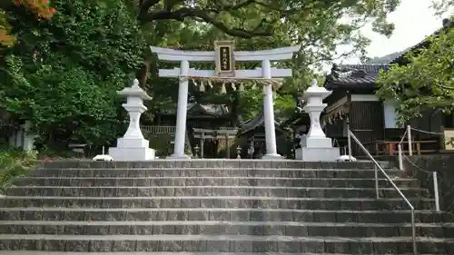 事任八幡宮の鳥居