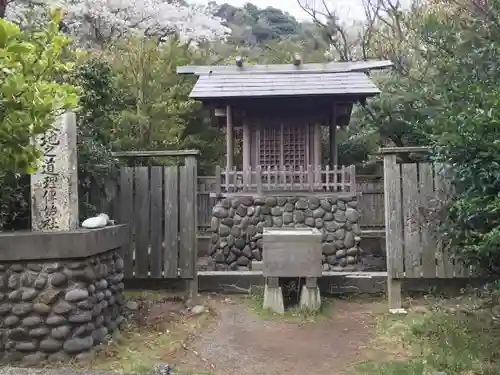 温泉神社の本殿