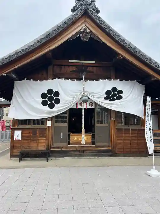 星神社の{uncategorized: "未分類", other: "その他", undefined: "問題あり", building: "その他建物", grave: "お墓", sacred_gate: "鳥居", guardian: "狛犬", statue: "像", buddha: "仏像", history: "歴史", nature: "自然", garden: "庭園", animal: "動物", pagoda: "塔", temizu: "手水舎", mountain_gate: "山門・神門", sanctuary: "本殿・本堂", subordinate: "末社・摂社", art: "芸術", scenery: "景色", jizo: "地蔵", ema: "絵馬", goshuin: "御朱印", omikuji: "おみくじ", items: "授与品その他", amulet: "お守り", goshuincho: "御朱印帳", eats: "食事", festival: "お祭り", votive_dance: "神楽", shichigosan: "七五三参", wedding: "結婚式", experience: "体験その他", initially: "初詣", around: "周辺", anti_infection: "感染症対策"}