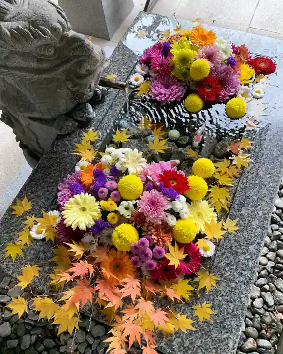 滑川神社 - 仕事と子どもの守り神の手水舎