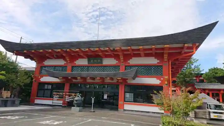 鴨江寺の本殿・本堂