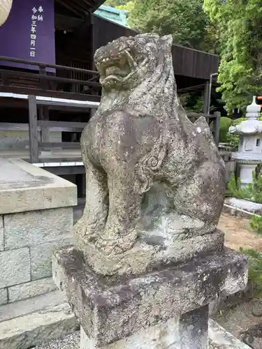 白國神社の狛犬