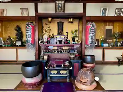 長善寺 妙足院の{uncategorized: "未分類", other: "その他", undefined: "問題あり", building: "その他建物", grave: "お墓", sacred_gate: "鳥居", guardian: "狛犬", statue: "像", buddha: "仏像", history: "歴史", nature: "自然", garden: "庭園", animal: "動物", pagoda: "塔", temizu: "手水舎", mountain_gate: "山門・神門", sanctuary: "本殿・本堂", subordinate: "末社・摂社", art: "芸術", scenery: "景色", jizo: "地蔵", ema: "絵馬", goshuin: "御朱印", omikuji: "おみくじ", items: "授与品その他", amulet: "お守り", goshuincho: "御朱印帳", eats: "食事", festival: "お祭り", votive_dance: "神楽", shichigosan: "七五三参", wedding: "結婚式", experience: "体験その他", initially: "初詣", around: "周辺", anti_infection: "感染症対策"}