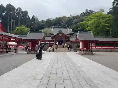 霧島神宮の{uncategorized: "未分類", other: "その他", undefined: "問題あり", building: "その他建物", grave: "お墓", sacred_gate: "鳥居", guardian: "狛犬", statue: "像", buddha: "仏像", history: "歴史", nature: "自然", garden: "庭園", animal: "動物", pagoda: "塔", temizu: "手水舎", mountain_gate: "山門・神門", sanctuary: "本殿・本堂", subordinate: "末社・摂社", art: "芸術", scenery: "景色", jizo: "地蔵", ema: "絵馬", goshuin: "御朱印", omikuji: "おみくじ", items: "授与品その他", amulet: "お守り", goshuincho: "御朱印帳", eats: "食事", festival: "お祭り", votive_dance: "神楽", shichigosan: "七五三参", wedding: "結婚式", experience: "体験その他", initially: "初詣", around: "周辺", anti_infection: "感染症対策"}