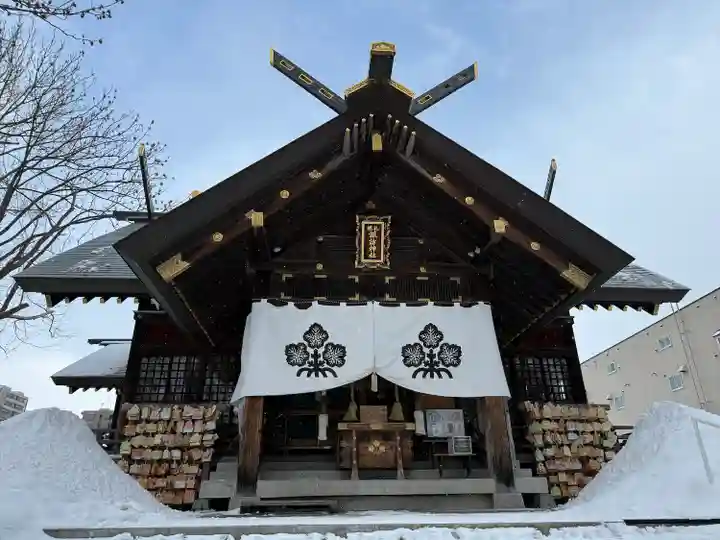 札幌諏訪神社の本殿・本堂