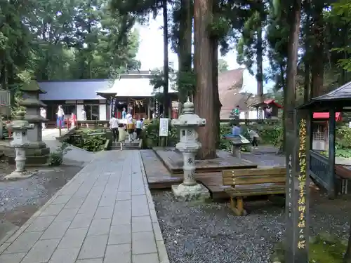 白川吉見神社の建物その他