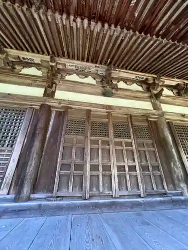 掎鹿寺の本殿