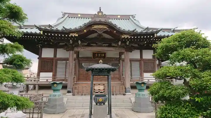 伝重寺の本殿・本堂