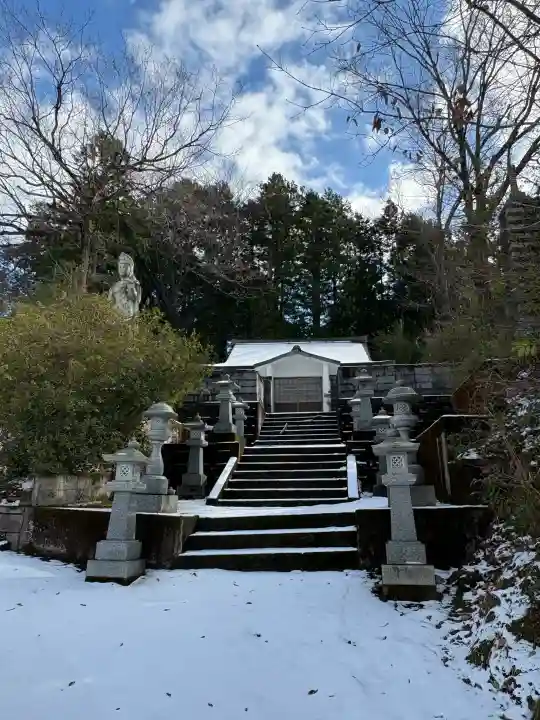 余勢城跡観音の{uncategorized: "未分類", other: "その他", undefined: "問題あり", building: "その他建物", grave: "お墓", sacred_gate: "鳥居", guardian: "狛犬", statue: "像", buddha: "仏像", history: "歴史", nature: "自然", garden: "庭園", animal: "動物", pagoda: "塔", temizu: "手水舎", mountain_gate: "山門・神門", sanctuary: "本殿・本堂", subordinate: "末社・摂社", art: "芸術", scenery: "景色", jizo: "地蔵", ema: "絵馬", goshuin: "御朱印", omikuji: "おみくじ", items: "授与品その他", amulet: "お守り", goshuincho: "御朱印帳", eats: "食事", festival: "お祭り", votive_dance: "神楽", shichigosan: "七五三参", wedding: "結婚式", experience: "体験その他", initially: "初詣", around: "周辺", anti_infection: "感染症対策"}
