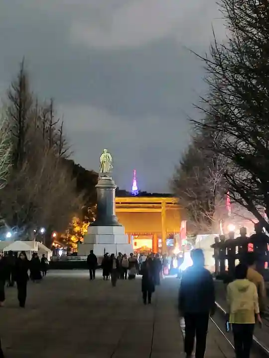 靖國神社の{uncategorized: "未分類", other: "その他", undefined: "問題あり", building: "その他建物", grave: "お墓", sacred_gate: "鳥居", guardian: "狛犬", statue: "像", buddha: "仏像", history: "歴史", nature: "自然", garden: "庭園", animal: "動物", pagoda: "塔", temizu: "手水舎", mountain_gate: "山門・神門", sanctuary: "本殿・本堂", subordinate: "末社・摂社", art: "芸術", scenery: "景色", jizo: "地蔵", ema: "絵馬", goshuin: "御朱印", omikuji: "おみくじ", items: "授与品その他", amulet: "お守り", goshuincho: "御朱印帳", eats: "食事", festival: "お祭り", votive_dance: "神楽", shichigosan: "七五三参", wedding: "結婚式", experience: "体験その他", initially: "初詣", around: "周辺", anti_infection: "感染症対策"}