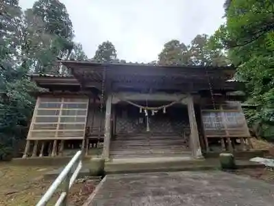 古麻志比古神社の本殿