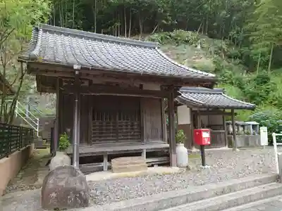 願王尊の本殿・本堂