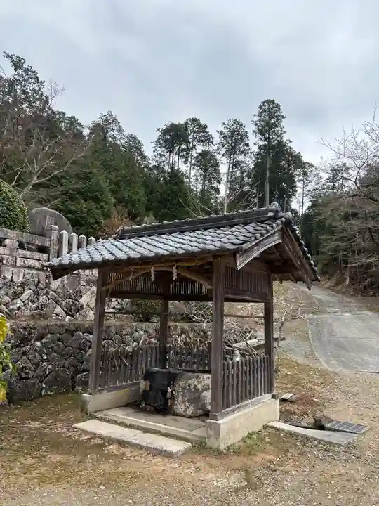 春日神社の手水舎