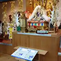 このように御寶前にてお経を上げてから発送いたします。