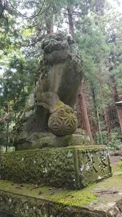 健武山神社の狛犬