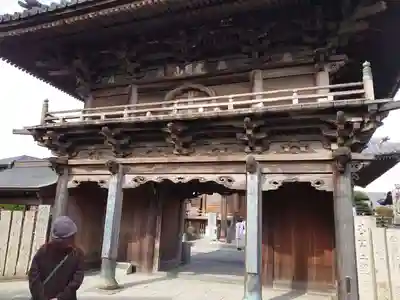 観音寺の山門・神門