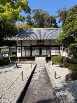 満願寺の{uncategorized: "未分類", other: "その他", undefined: "問題あり", building: "その他建物", grave: "お墓", sacred_gate: "鳥居", guardian: "狛犬", statue: "像", buddha: "仏像", history: "歴史", nature: "自然", garden: "庭園", animal: "動物", pagoda: "塔", temizu: "手水舎", mountain_gate: "山門・神門", sanctuary: "本殿・本堂", subordinate: "末社・摂社", art: "芸術", scenery: "景色", jizo: "地蔵", ema: "絵馬", goshuin: "御朱印", omikuji: "おみくじ", items: "授与品その他", amulet: "お守り", goshuincho: "御朱印帳", eats: "食事", festival: "お祭り", votive_dance: "神楽", shichigosan: "七五三参", wedding: "結婚式", experience: "体験その他", initially: "初詣", around: "周辺", anti_infection: "感染症対策"}