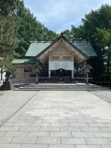 白石神社の本殿