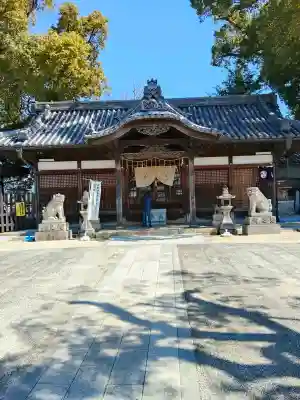 踞尾八幡神社の{uncategorized: "未分類", other: "その他", undefined: "問題あり", building: "その他建物", grave: "お墓", sacred_gate: "鳥居", guardian: "狛犬", statue: "像", buddha: "仏像", history: "歴史", nature: "自然", garden: "庭園", animal: "動物", pagoda: "塔", temizu: "手水舎", mountain_gate: "山門・神門", sanctuary: "本殿・本堂", subordinate: "末社・摂社", art: "芸術", scenery: "景色", jizo: "地蔵", ema: "絵馬", goshuin: "御朱印", omikuji: "おみくじ", items: "授与品その他", amulet: "お守り", goshuincho: "御朱印帳", eats: "食事", festival: "お祭り", votive_dance: "神楽", shichigosan: "七五三参", wedding: "結婚式", experience: "体験その他", initially: "初詣", around: "周辺", anti_infection: "感染症対策"}