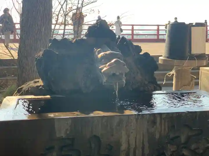 多摩川浅間神社の手水舎