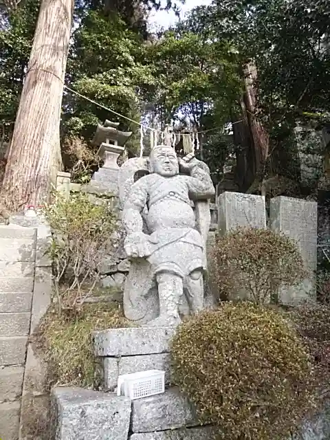 岩角山 岩角寺の像