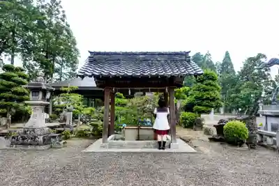 苗村神社の手水舎