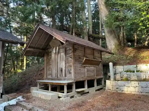 湯野神社の{uncategorized: "未分類", other: "その他", undefined: "問題あり", building: "その他建物", grave: "お墓", sacred_gate: "鳥居", guardian: "狛犬", statue: "像", buddha: "仏像", history: "歴史", nature: "自然", garden: "庭園", animal: "動物", pagoda: "塔", temizu: "手水舎", mountain_gate: "山門・神門", sanctuary: "本殿・本堂", subordinate: "末社・摂社", art: "芸術", scenery: "景色", jizo: "地蔵", ema: "絵馬", goshuin: "御朱印", omikuji: "おみくじ", items: "授与品その他", amulet: "お守り", goshuincho: "御朱印帳", eats: "食事", festival: "お祭り", votive_dance: "神楽", shichigosan: "七五三参", wedding: "結婚式", experience: "体験その他", initially: "初詣", around: "周辺", anti_infection: "感染症対策"}