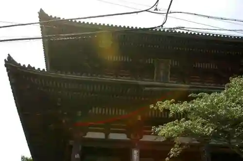 金峯山寺の山門