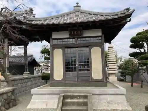 中田寺の{uncategorized: "未分類", other: "その他", undefined: "問題あり", building: "その他建物", grave: "お墓", sacred_gate: "鳥居", guardian: "狛犬", statue: "像", buddha: "仏像", history: "歴史", nature: "自然", garden: "庭園", animal: "動物", pagoda: "塔", temizu: "手水舎", mountain_gate: "山門・神門", sanctuary: "本殿・本堂", subordinate: "末社・摂社", art: "芸術", scenery: "景色", jizo: "地蔵", ema: "絵馬", goshuin: "御朱印", omikuji: "おみくじ", items: "授与品その他", amulet: "お守り", goshuincho: "御朱印帳", eats: "食事", festival: "お祭り", votive_dance: "神楽", shichigosan: "七五三参", wedding: "結婚式", experience: "体験その他", initially: "初詣", around: "周辺", anti_infection: "感染症対策"}