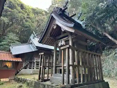 御津神社の{uncategorized: "未分類", other: "その他", undefined: "問題あり", building: "その他建物", grave: "お墓", sacred_gate: "鳥居", guardian: "狛犬", statue: "像", buddha: "仏像", history: "歴史", nature: "自然", garden: "庭園", animal: "動物", pagoda: "塔", temizu: "手水舎", mountain_gate: "山門・神門", sanctuary: "本殿・本堂", subordinate: "末社・摂社", art: "芸術", scenery: "景色", jizo: "地蔵", ema: "絵馬", goshuin: "御朱印", omikuji: "おみくじ", items: "授与品その他", amulet: "お守り", goshuincho: "御朱印帳", eats: "食事", festival: "お祭り", votive_dance: "神楽", shichigosan: "七五三参", wedding: "結婚式", experience: "体験その他", initially: "初詣", around: "周辺", anti_infection: "感染症対策"}