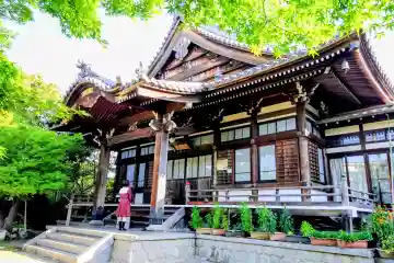 勝山寺の{uncategorized: "未分類", other: "その他", undefined: "問題あり", building: "その他建物", grave: "お墓", sacred_gate: "鳥居", guardian: "狛犬", statue: "像", buddha: "仏像", history: "歴史", nature: "自然", garden: "庭園", animal: "動物", pagoda: "塔", temizu: "手水舎", mountain_gate: "山門・神門", sanctuary: "本殿・本堂", subordinate: "末社・摂社", art: "芸術", scenery: "景色", jizo: "地蔵", ema: "絵馬", goshuin: "御朱印", omikuji: "おみくじ", items: "授与品その他", amulet: "お守り", goshuincho: "御朱印帳", eats: "食事", festival: "お祭り", votive_dance: "神楽", shichigosan: "七五三参", wedding: "結婚式", experience: "体験その他", initially: "初詣", around: "周辺", anti_infection: "感染症対策"}