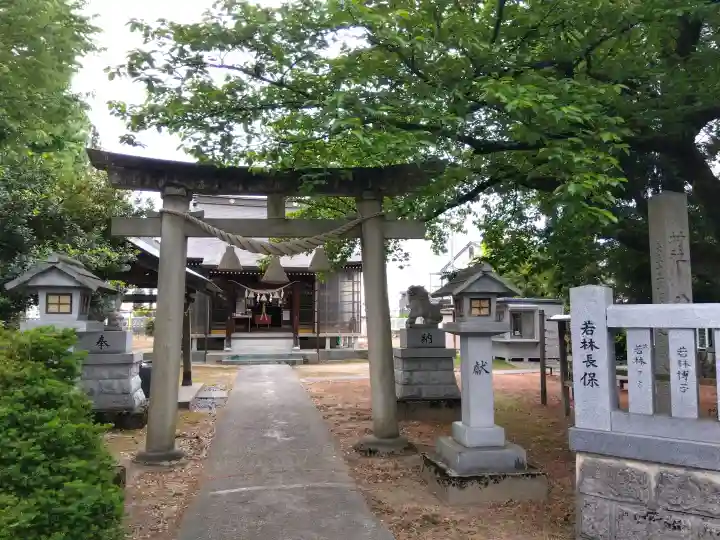 蜷川荘総鎮守 八坂神社の{uncategorized: "未分類", other: "その他", undefined: "問題あり", building: "その他建物", grave: "お墓", sacred_gate: "鳥居", guardian: "狛犬", statue: "像", buddha: "仏像", history: "歴史", nature: "自然", garden: "庭園", animal: "動物", pagoda: "塔", temizu: "手水舎", mountain_gate: "山門・神門", sanctuary: "本殿・本堂", subordinate: "末社・摂社", art: "芸術", scenery: "景色", jizo: "地蔵", ema: "絵馬", goshuin: "御朱印", omikuji: "おみくじ", items: "授与品その他", amulet: "お守り", goshuincho: "御朱印帳", eats: "食事", festival: "お祭り", votive_dance: "神楽", shichigosan: "七五三参", wedding: "結婚式", experience: "体験その他", initially: "初詣", around: "周辺", anti_infection: "感染症対策"}