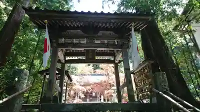 柴神社の山門・神門