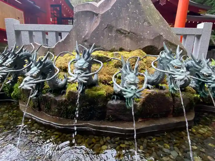 九頭龍神社本宮の手水舎