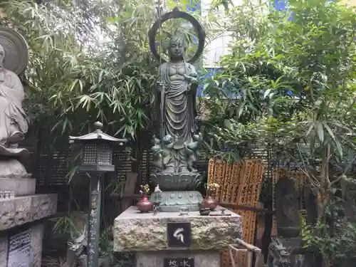 玉眞院玉川大師の地蔵