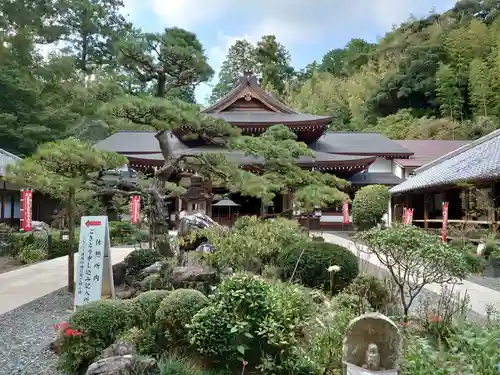 目の霊山　油山寺の庭園