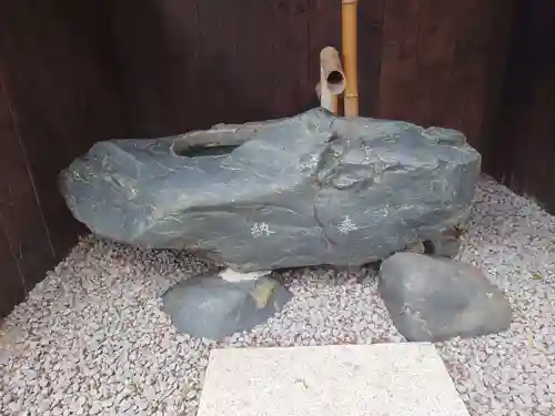 由仁神社の手水舎