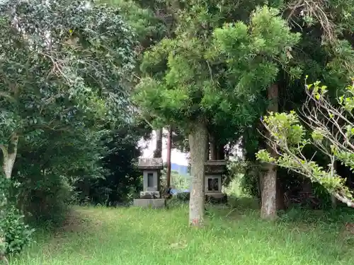 八雲神社の末社