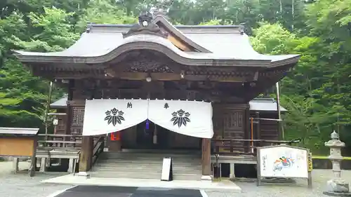 義經神社の本殿