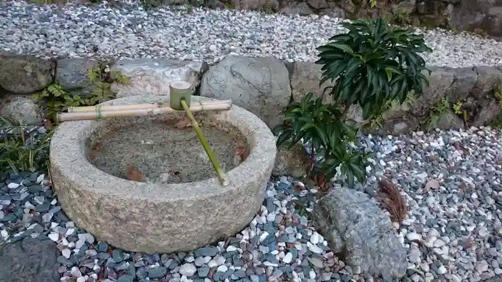 御髪神社の手水舎