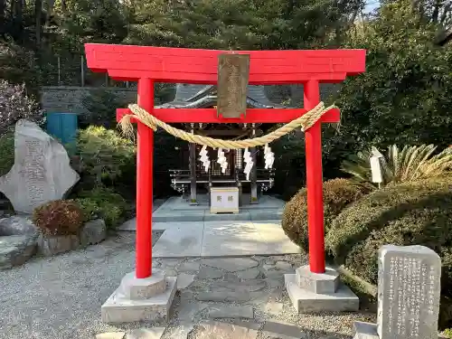 武州柿生琴平神社の{uncategorized: "未分類", other: "その他", undefined: "問題あり", building: "その他建物", grave: "お墓", sacred_gate: "鳥居", guardian: "狛犬", statue: "像", buddha: "仏像", history: "歴史", nature: "自然", garden: "庭園", animal: "動物", pagoda: "塔", temizu: "手水舎", mountain_gate: "山門・神門", sanctuary: "本殿・本堂", subordinate: "末社・摂社", art: "芸術", scenery: "景色", jizo: "地蔵", ema: "絵馬", goshuin: "御朱印", omikuji: "おみくじ", items: "授与品その他", amulet: "お守り", goshuincho: "御朱印帳", eats: "食事", festival: "お祭り", votive_dance: "神楽", shichigosan: "七五三参", wedding: "結婚式", experience: "体験その他", initially: "初詣", around: "周辺", anti_infection: "感染症対策"}