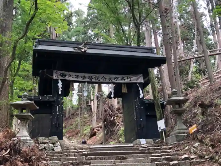 愛宕神社の山門・神門