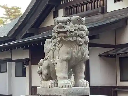 伊豆美神社の狛犬