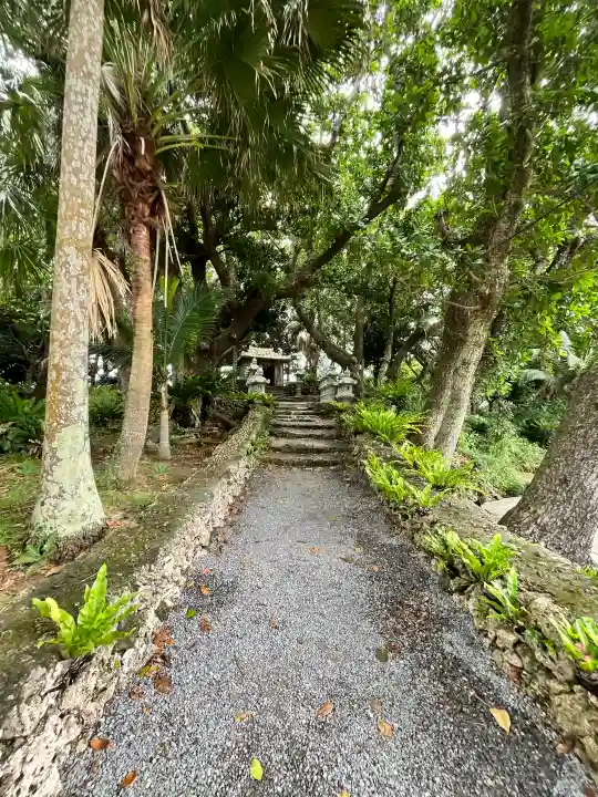 川平観音堂の{uncategorized: "未分類", other: "その他", undefined: "問題あり", building: "その他建物", grave: "お墓", sacred_gate: "鳥居", guardian: "狛犬", statue: "像", buddha: "仏像", history: "歴史", nature: "自然", garden: "庭園", animal: "動物", pagoda: "塔", temizu: "手水舎", mountain_gate: "山門・神門", sanctuary: "本殿・本堂", subordinate: "末社・摂社", art: "芸術", scenery: "景色", jizo: "地蔵", ema: "絵馬", goshuin: "御朱印", omikuji: "おみくじ", items: "授与品その他", amulet: "お守り", goshuincho: "御朱印帳", eats: "食事", festival: "お祭り", votive_dance: "神楽", shichigosan: "七五三参", wedding: "結婚式", experience: "体験その他", initially: "初詣", around: "周辺", anti_infection: "感染症対策"}