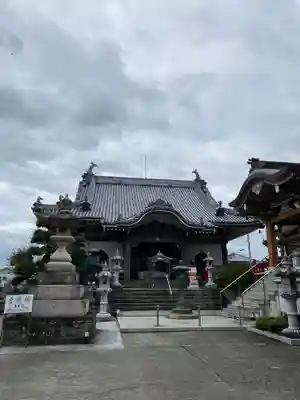 井戸寺の本殿・本堂