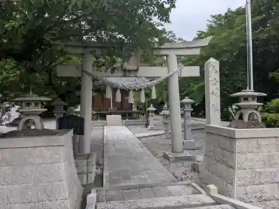 八幡神社の{uncategorized: "未分類", other: "その他", undefined: "問題あり", building: "その他建物", grave: "お墓", sacred_gate: "鳥居", guardian: "狛犬", statue: "像", buddha: "仏像", history: "歴史", nature: "自然", garden: "庭園", animal: "動物", pagoda: "塔", temizu: "手水舎", mountain_gate: "山門・神門", sanctuary: "本殿・本堂", subordinate: "末社・摂社", art: "芸術", scenery: "景色", jizo: "地蔵", ema: "絵馬", goshuin: "御朱印", omikuji: "おみくじ", items: "授与品その他", amulet: "お守り", goshuincho: "御朱印帳", eats: "食事", festival: "お祭り", votive_dance: "神楽", shichigosan: "七五三参", wedding: "結婚式", experience: "体験その他", initially: "初詣", around: "周辺", anti_infection: "感染症対策"}