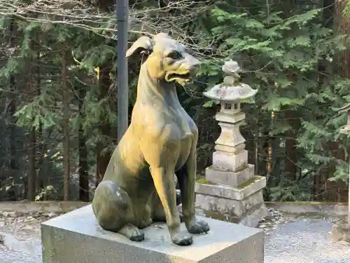 三峯神社の{uncategorized: "未分類", other: "その他", undefined: "問題あり", building: "その他建物", grave: "お墓", sacred_gate: "鳥居", guardian: "狛犬", statue: "像", buddha: "仏像", history: "歴史", nature: "自然", garden: "庭園", animal: "動物", pagoda: "塔", temizu: "手水舎", mountain_gate: "山門・神門", sanctuary: "本殿・本堂", subordinate: "末社・摂社", art: "芸術", scenery: "景色", jizo: "地蔵", ema: "絵馬", goshuin: "御朱印", omikuji: "おみくじ", items: "授与品その他", amulet: "お守り", goshuincho: "御朱印帳", eats: "食事", festival: "お祭り", votive_dance: "神楽", shichigosan: "七五三参", wedding: "結婚式", experience: "体験その他", initially: "初詣", around: "周辺", anti_infection: "感染症対策"}