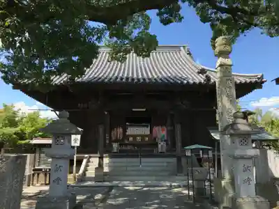 一宮寺の本殿・本堂