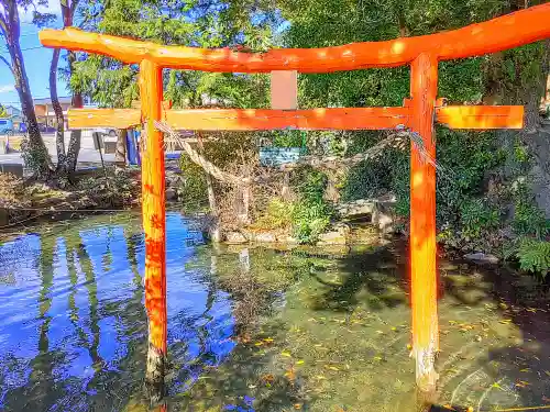 大岡白山神社の末社・摂社